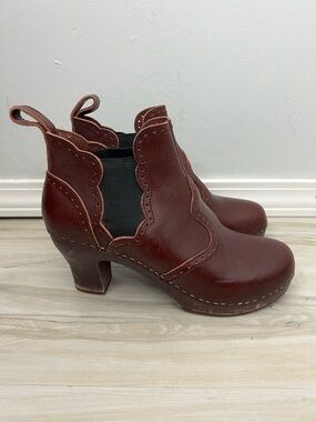 Swedish Hasbeens Toffel Victorian Chelsea Clog Boots Burgundy